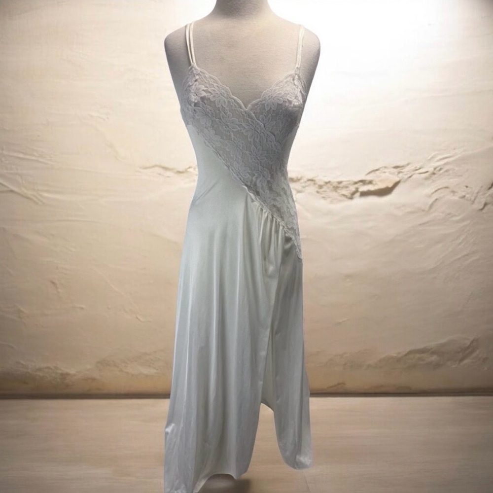 Vtg Val Mode 2 Pc Peignoir Set White Asymmetrical Lace+Luxuriously Sheer Robe - Picture 2 of 16